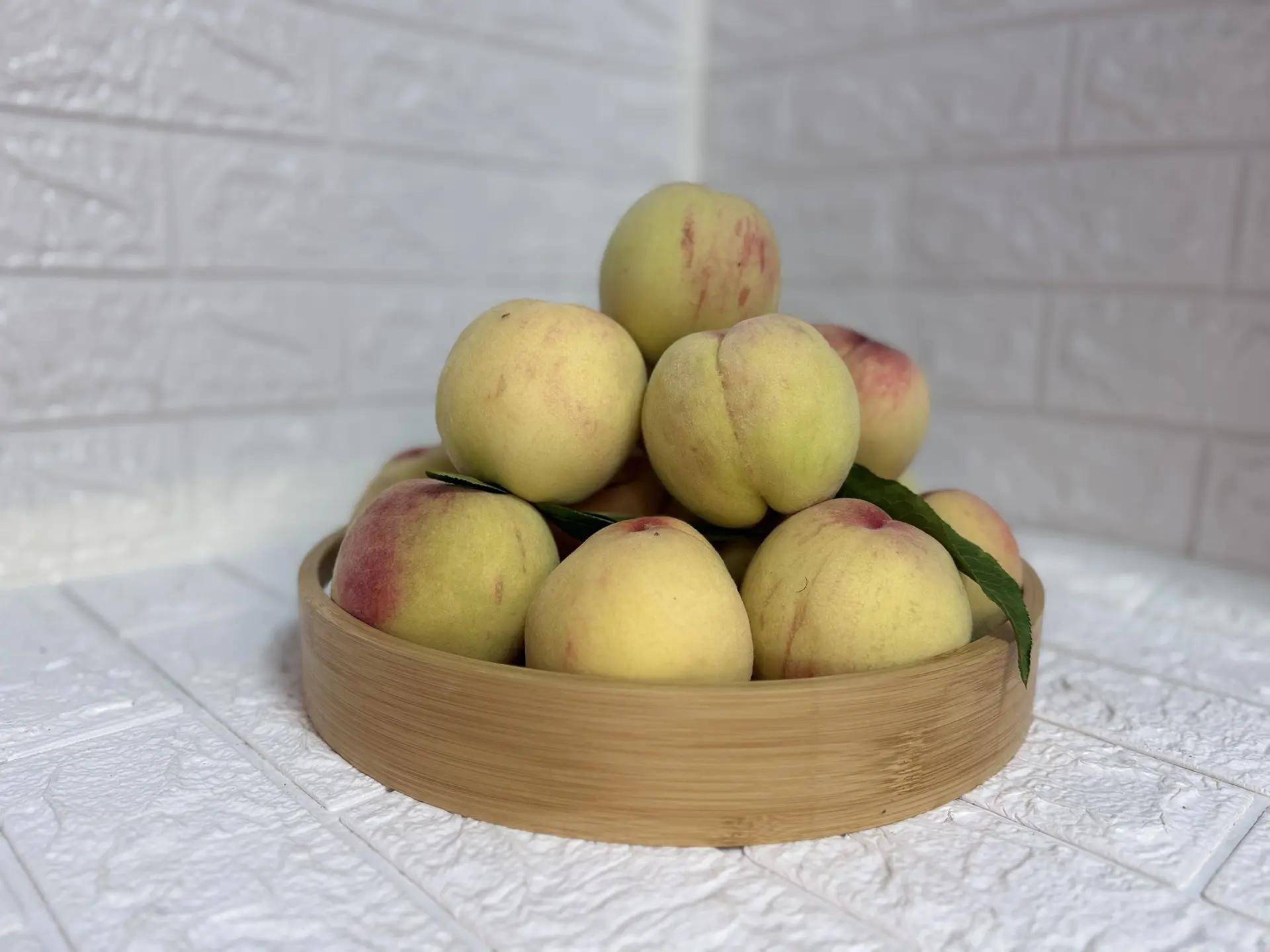 Персик Белый лебедь